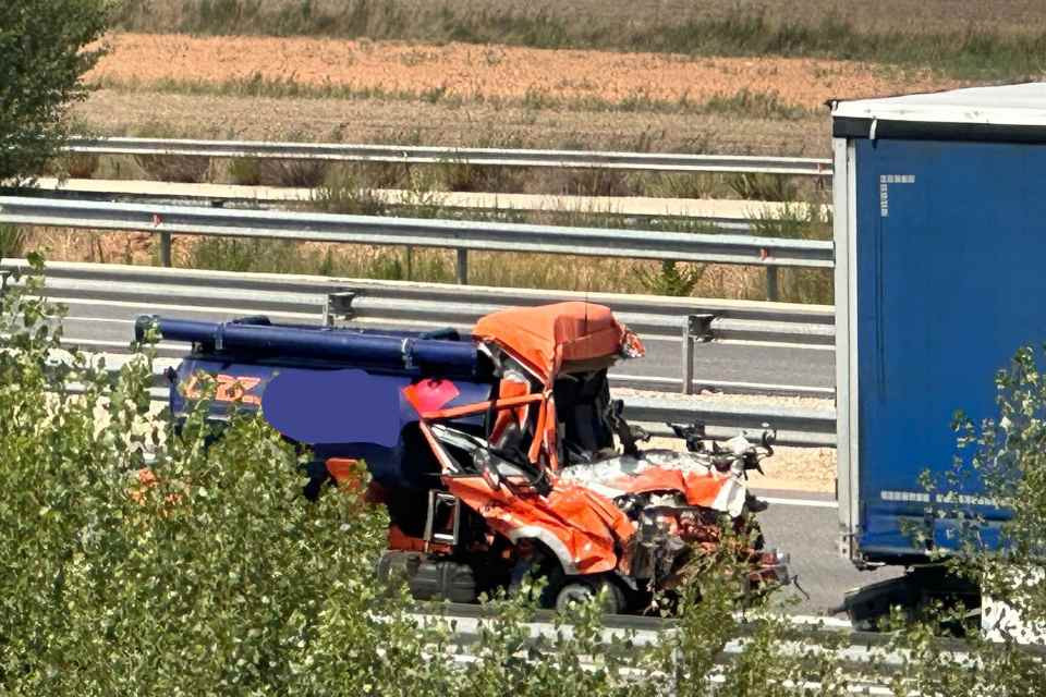 MUERE EL CONDUCTOR DE UN CAMIÓN CISTERNA TRAS CHOCAR CON UN TRAILER EN